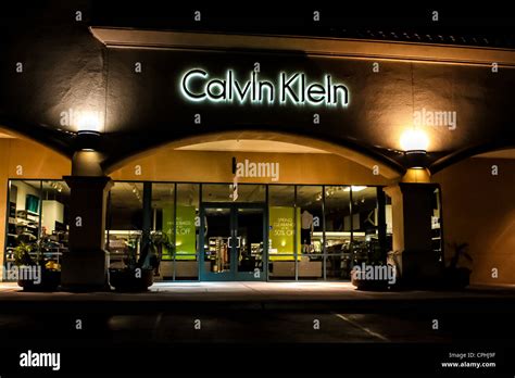 Calvin Klein Outlet .